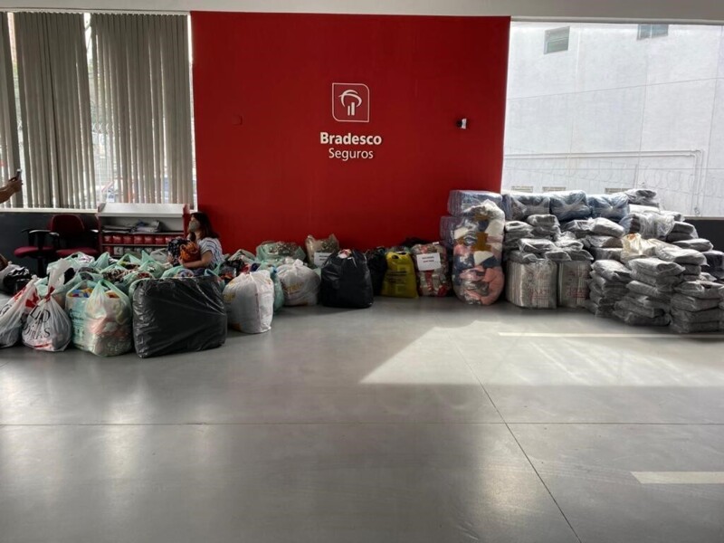 funcionarios-do-grupo-bradesco-seguros-doam-agasalhos-e-cobertores-em-acao-de-voluntariado
