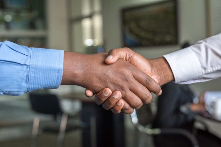 google-firma-parceria-com-allianz-e-munich-re