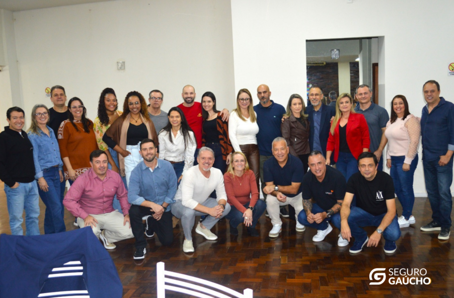 feijoada-do-cvg-rs-marca-reencontro-do-mercado-e-celebra-retomada-do-gremio-nautico-gaucho