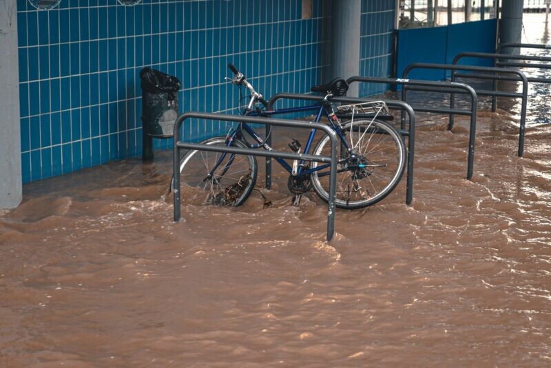 zurich-e-zurich-santander-acionam-fundo-de-catastrofe-e-destinam-mais-de-r-220-mil-para-apoio-as-vitimas-das-enchentes-no-rio-grande-do-sul