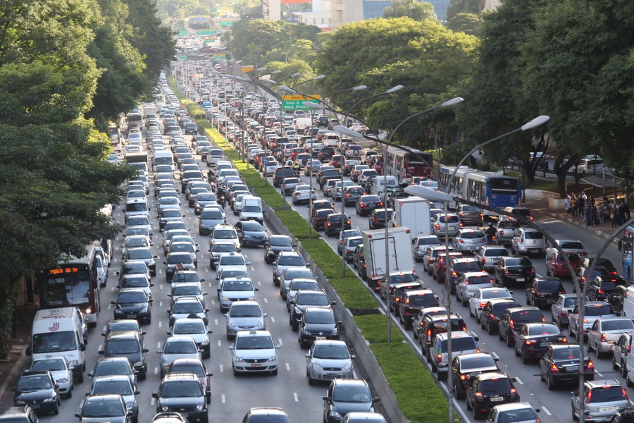 proposta-de-30-kmh-nas-cidades-pode-mudar-o-calculo-do-seguro-auto