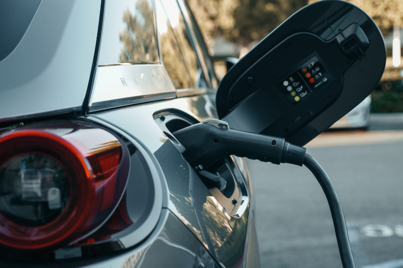 bradesco-seguros-registra-importante-crescimento-em-seguros-para-veiculos-eletricos-no-1-trimestre-de-2025