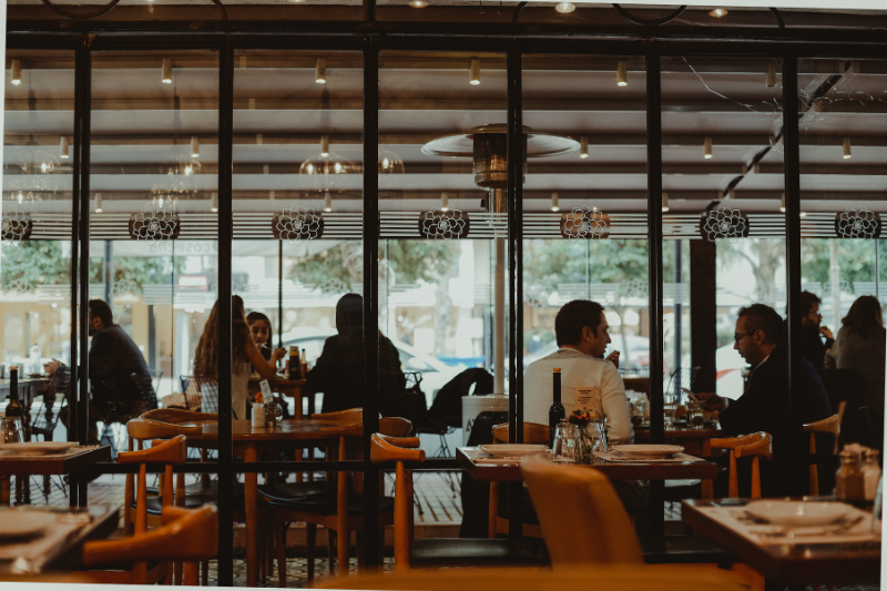 setor-de-bares-e-restaurantes-avanca-e-reforca-importancia-da-protecao-empresarial