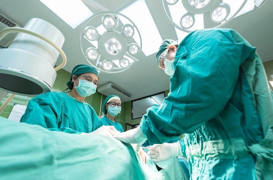 medicos-ampliam-busca-por-seguro-para-se-proteger-de-onda-de-processos-judiciais