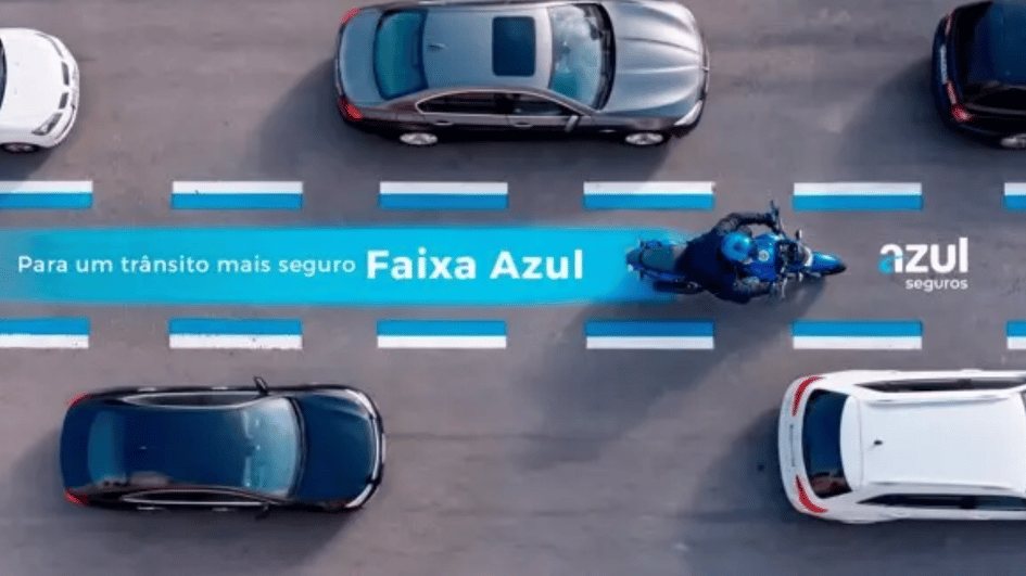 azul-seguros-inicia-campanha-educacional-ao-incentivar-uso-da-faixa-azul-em-sao-paulo