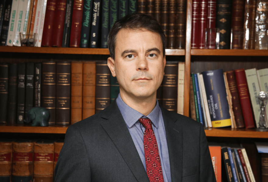 advogado-lanca-livros-em-coautoria-sobre-direito-securitario