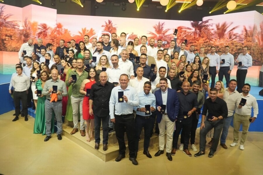 mag-seguros-premia-mais-de-70-corretores-que-se-destacaram-em-2023