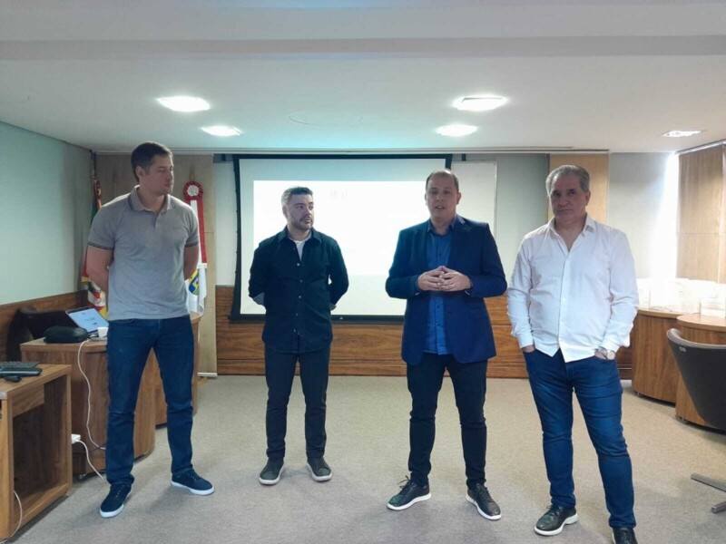 darwin-apresenta-o-seguro-de-automovel-por-assinatura-em-evento-promovido-pela-evvolue-consultoria-empresarial
