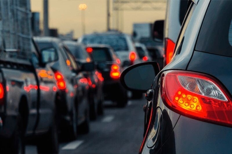 como-a-tecnologia-iot-esta-diminuindo-os-premios-de-seguro-de-carro-e-melhorando-a-seguranca-nas-estradas