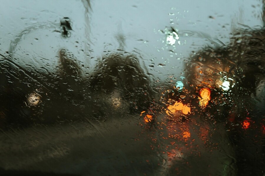 em-dois-dias-seguradoras-somam-quase-3-mil-atendimentos-a-veiculos-interditados-pelas-chuvas-no-litoral-norte-de-sp