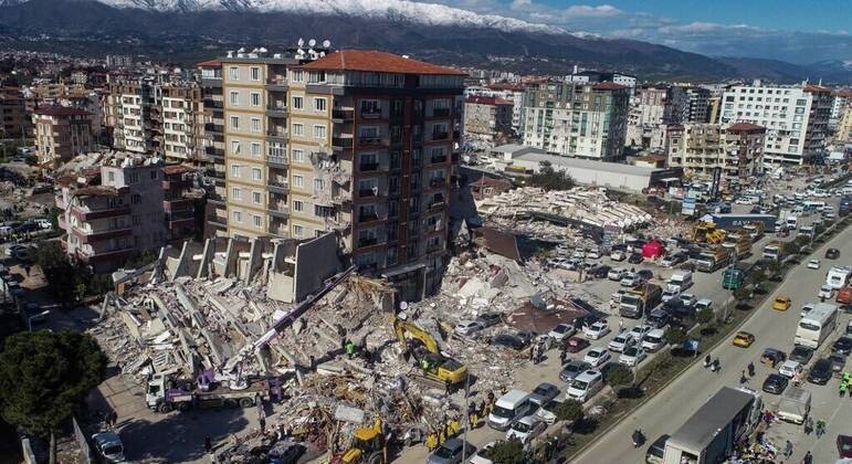 terremoto-na-turquia-expoe-a-tragedia-de-um-pais-com-baixa-penetracao-de-seguros