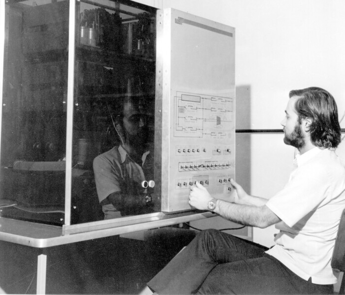 sompo-seguros-e-a-seguradora-do-primeiro-computador-brasileiro-que-comemora-50-anos-com-exposicao-no-sesc-vila-mariana