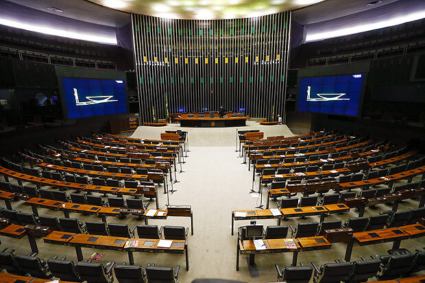 mudanca-acentuada-de-condicoes-de-seguro-de-vida-na-renovacao-e-considerada-abuso