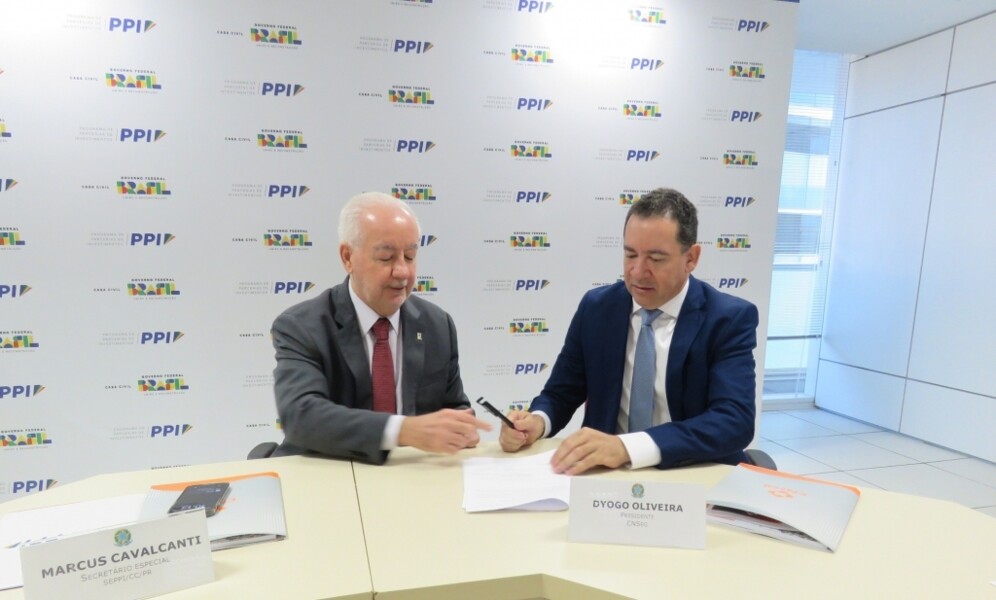 setor-segurador-e-governo-federal-formalizam-parceria-para-projetos-de-infraestrutura