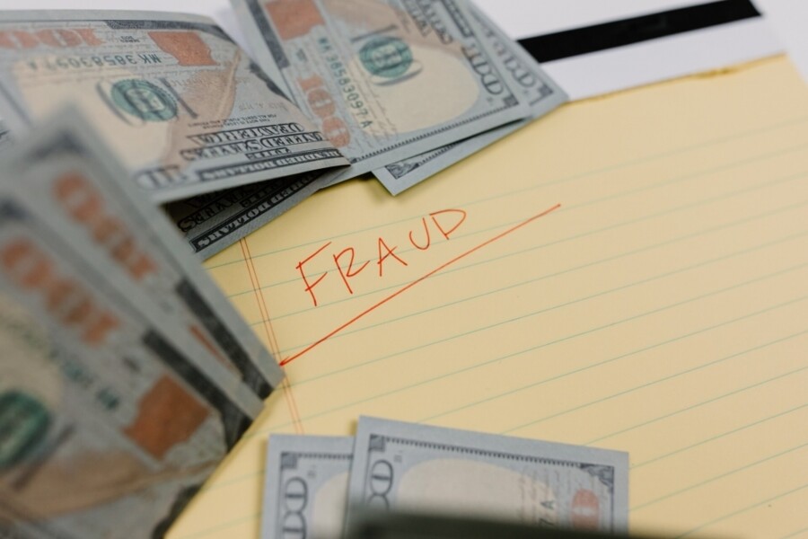 a-fraude-do-reembolso-sem-desembolso